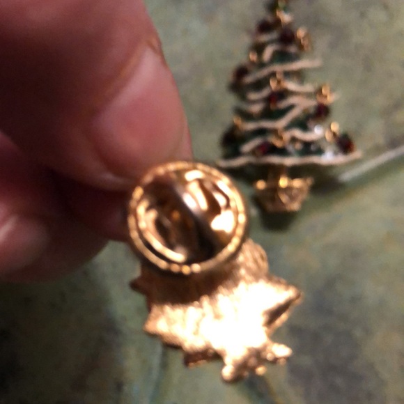 EUC Christmas pins - Picture 3 of 5